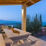 Villa Elia 2 Alikanász